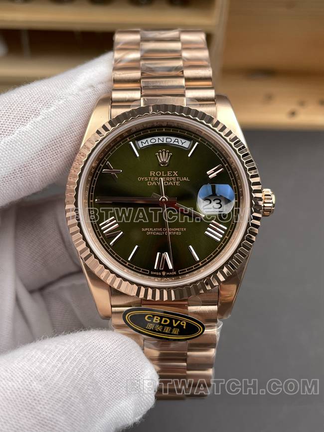 超级克隆手表CBD厂星期日历劳力士3255机械玫瑰金橄榄绿盘正面实拍图