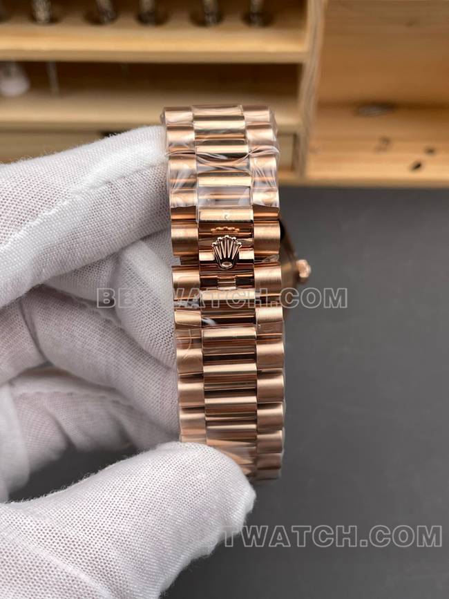 超级克隆手表CBD厂星期日历劳力士3255机械玫瑰金橄榄绿盘表带实拍图