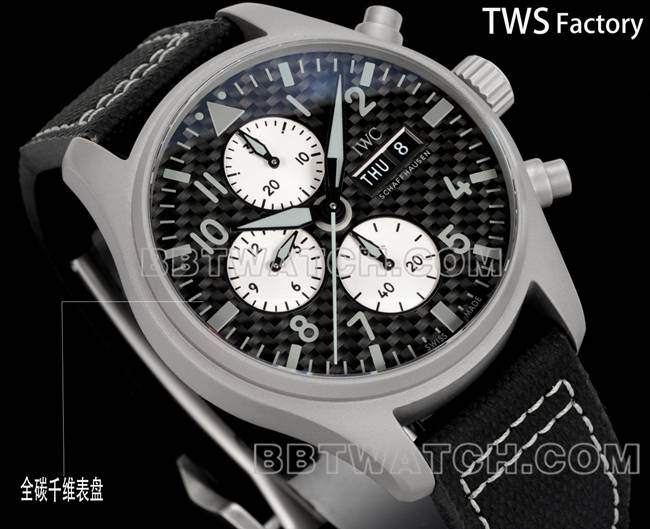 超级克隆手表飞行员TWS厂万国黑盘碳纤维43mm正面实拍图