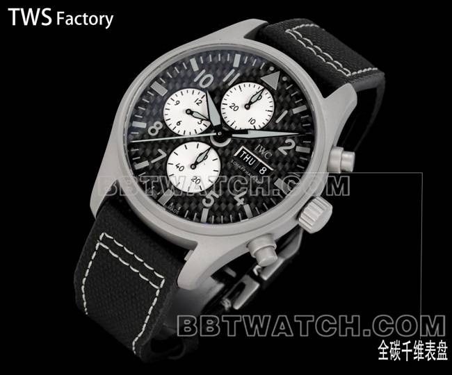 超级克隆手表飞行员TWS厂万国黑盘碳纤维43mm正面实拍图