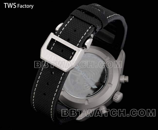超级克隆手表飞行员TWS厂万国黑盘碳纤维43mm表带实拍图