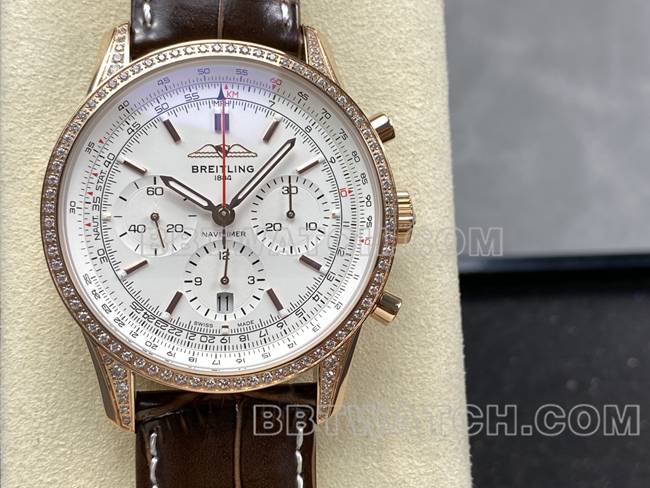 1:1复刻手表航空计时BLS厂百年灵玫瑰金镶钻白盘皮带款正面实拍图
