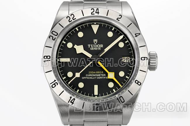 1:1复刻手表碧湾ZF厂帝舵黑盘79470正面实拍图