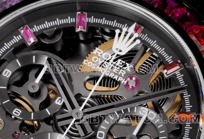 最优复刻手表TWF厂劳力士迪通拿碳纤维改装定制彩虹钻圈正面实拍图