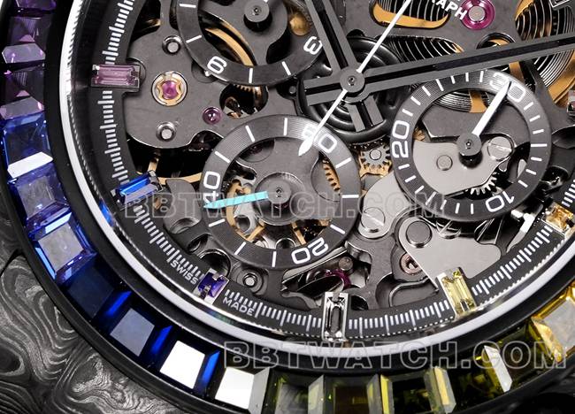 最优复刻手表TWF厂劳力士迪通拿碳纤维改装定制彩虹钻圈正面实拍图