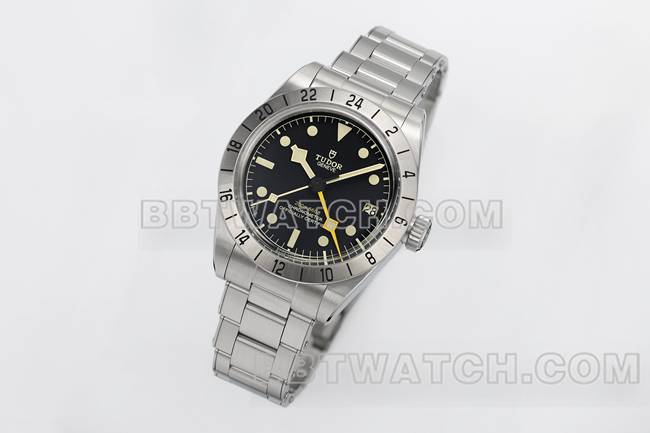 1:1复刻手表碧湾ZF厂帝舵黑盘79470正面实拍图