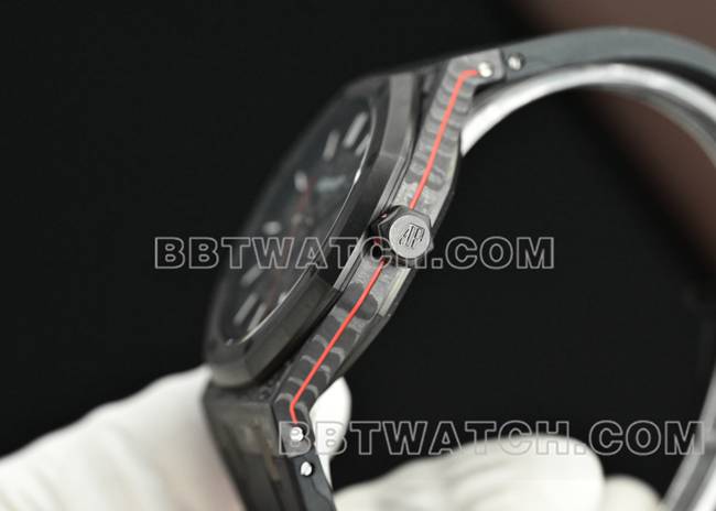 顶级复刻手表皇家橡树DiW厂爱彼碳纤维红针15500侧面实拍图