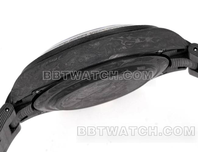 1:1复刻手表迪通拿TWF厂劳力士碳纤维金色4802机芯侧面实拍图