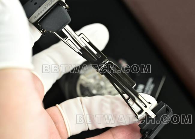 顶级复刻手表皇家橡树DiW厂爱彼碳纤维红针15500表扣实拍图