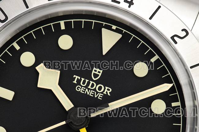 1:1复刻手表碧湾ZF厂帝舵黑盘79470正面实拍图