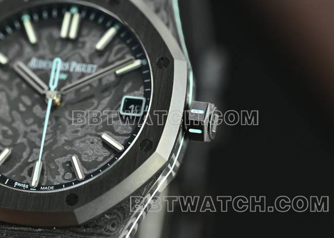 最优复刻手表皇家橡树DiW厂爱彼碳纤维蓝针15500正面实拍图