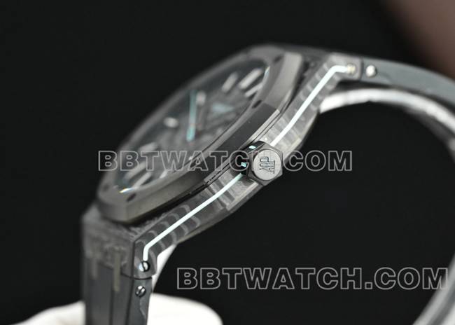 最优复刻手表皇家橡树DiW厂爱彼碳纤维蓝针15500侧面实拍图