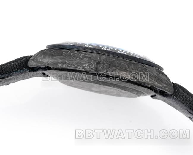 最佳复刻手表迪通拿TW厂劳力士黑盘黑色尼龙表带侧面实拍图