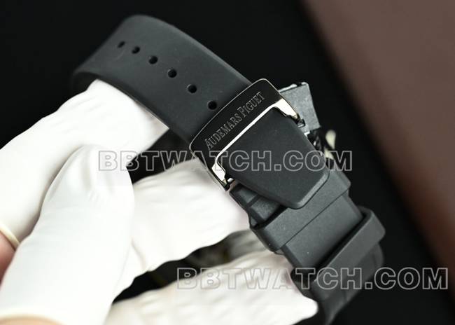 1:1复刻手表皇家橡树DiW厂爱彼碳纤维黄针15500表带实拍图