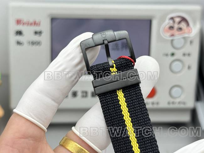 超级克隆手表领潜型V+厂帝舵黄色7750机械表扣实拍图