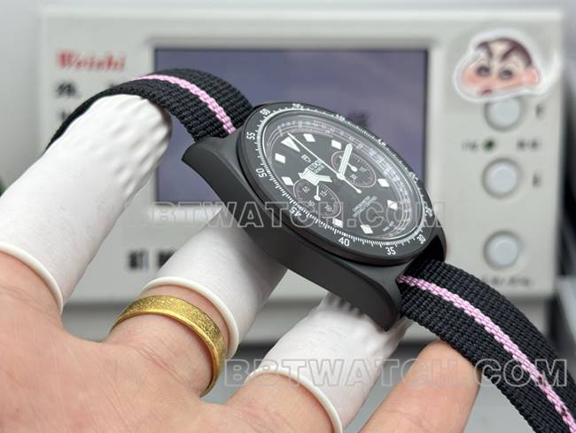 最佳复刻手表领潜型V+厂帝舵紫色7750机械侧面实拍图