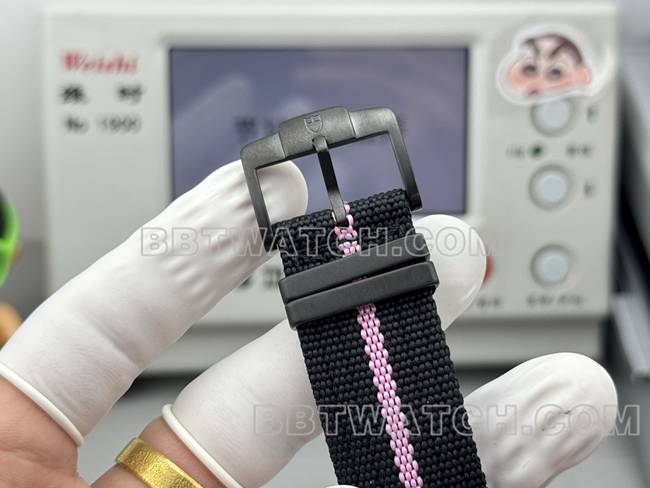 最佳复刻手表领潜型V+厂帝舵紫色7750机械表扣实拍图