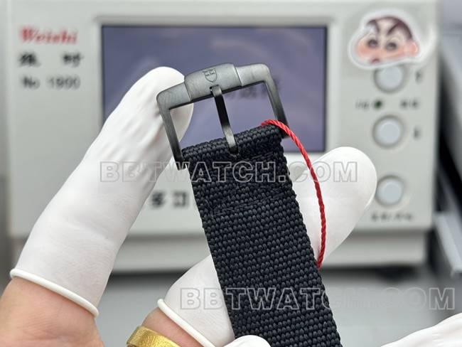 顶级复刻手表领潜型V+厂帝舵白色7750机械表扣实拍图