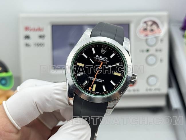最优复刻手表格磁型VS厂劳力士黑盘绿玻璃正面实拍图