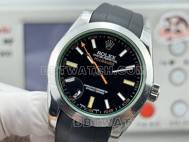 最优复刻手表格磁型VS厂劳力士黑盘绿玻璃正面实拍图