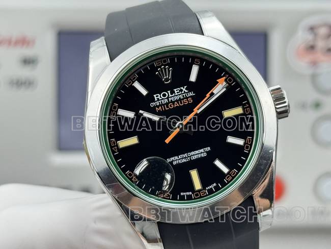 最优复刻手表格磁型VS厂劳力士黑盘绿玻璃正面实拍图