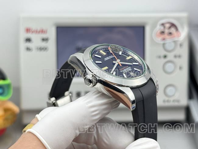 最优复刻手表格磁型VS厂劳力士黑盘绿玻璃侧面实拍图