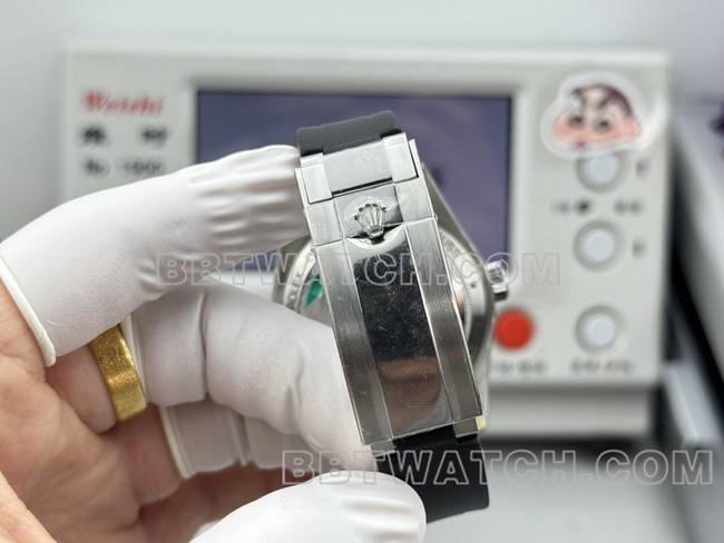 最优复刻手表格磁型VS厂劳力士黑盘绿玻璃表带实拍图