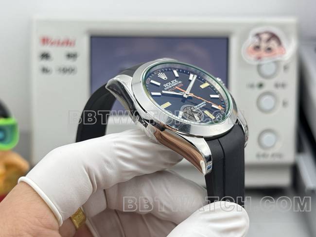 最优复刻手表格磁型VS厂劳力士黑盘绿玻璃侧面实拍图