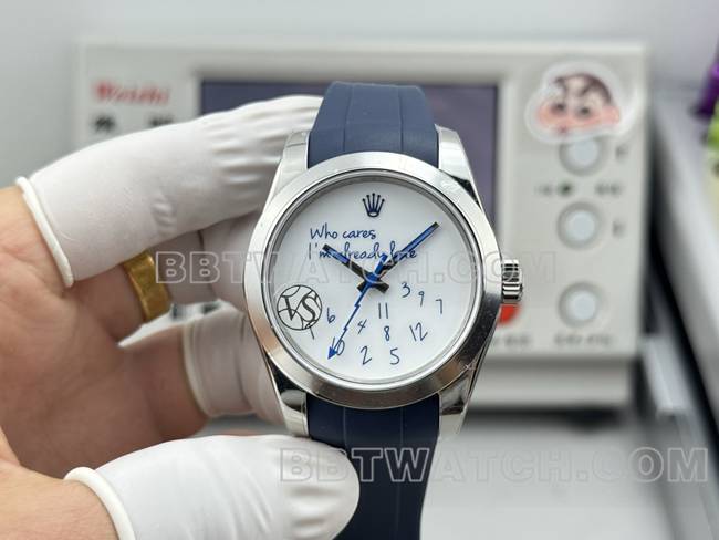 1:1复刻手表格磁型VS厂劳力士白盘橡胶款正面实拍图