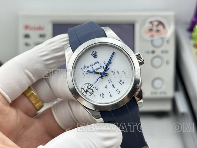 1:1复刻手表格磁型VS厂劳力士白盘橡胶款正面实拍图