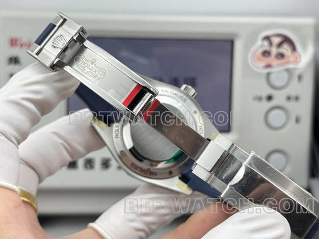 1:1复刻手表格磁型VS厂劳力士白盘橡胶款表扣实拍图