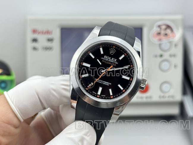 顶级复刻手表格磁型VS厂劳力士黑盘黑色橡胶款正面实拍图