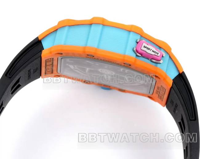 1:1复刻手表RM 35-03理查德米勒碳纤维侧面实拍图