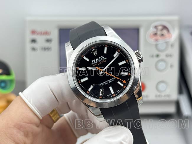 顶级复刻手表格磁型VS厂劳力士黑盘黑色橡胶款正面实拍图