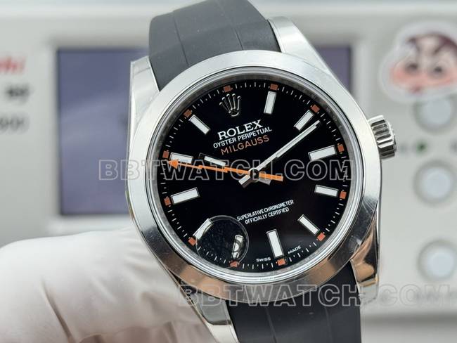 顶级复刻手表格磁型VS厂劳力士黑盘黑色橡胶款正面实拍图