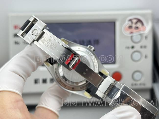 顶级复刻手表格磁型VS厂劳力士黑盘黑色橡胶款表扣实拍图