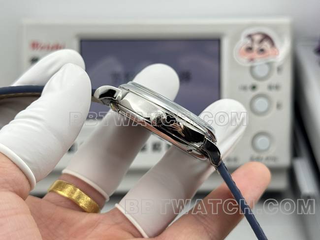 顶级复刻手表柏涛菲诺GR厂万国蓝盘蓝色皮带款侧面实拍图