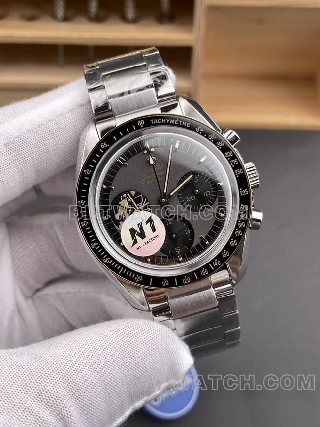 1:1复刻手表超霸N1厂欧米茄月球表阿波罗11号正面实拍图