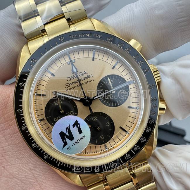 最佳复刻手表超霸N1厂欧米茄金盘黄金钢带款正面实拍图