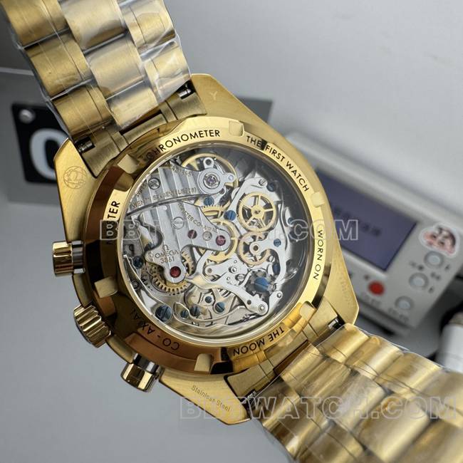 最佳复刻手表超霸N1厂欧米茄金盘黄金钢带款背面实拍图