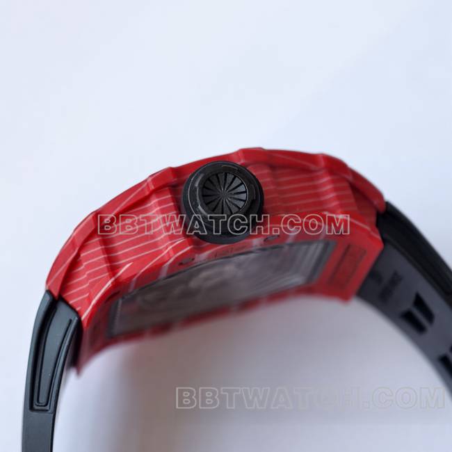 1:1复刻手表RM35-02 UMI厂理查德米勒红壳黑带侧面实拍图