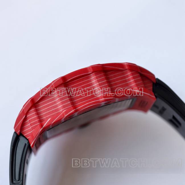 1:1复刻手表RM35-02 UMI厂理查德米勒红壳黑带侧面实拍图