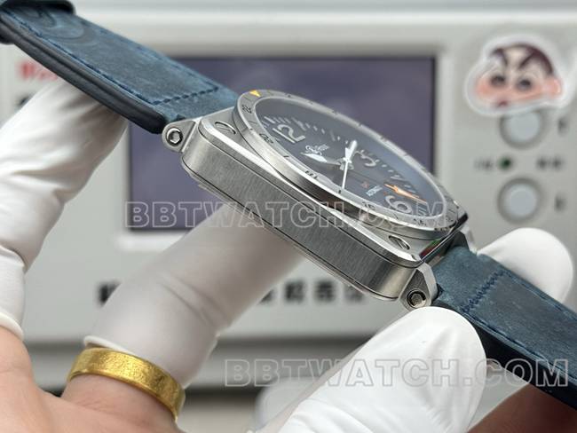 顶级复刻手表柏莱仕蓝盘42mm双时区皮带款侧面实拍图