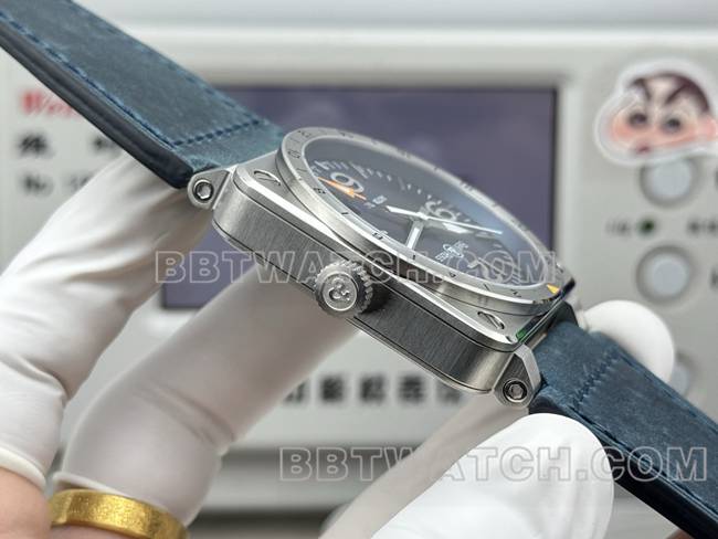 顶级复刻手表柏莱仕蓝盘42mm双时区皮带款侧面实拍图