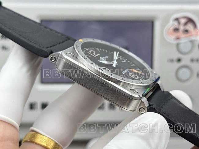 最优复刻手表柏莱仕黑盘42mm双时区皮带款侧面实拍图