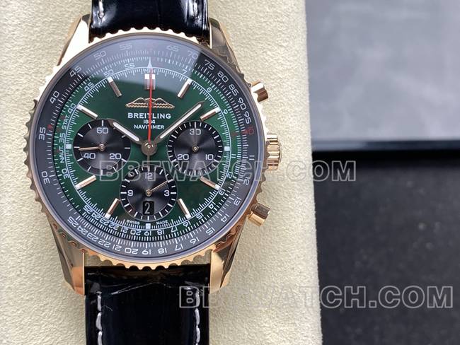 超级克隆手表航空计时BLS厂百年灵玫瑰金绿盘皮带款正面实拍图