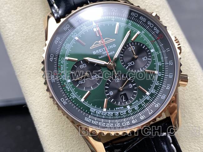 超级克隆手表航空计时BLS厂百年灵玫瑰金绿盘皮带款正面实拍图