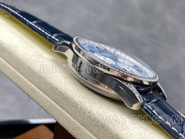 超级克隆手表BLS厂百年灵航空计时镶钻浅蓝盘皮带款侧面实拍图