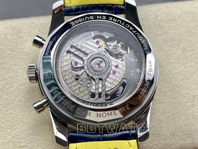 超级克隆手表BLS厂百年灵航空计时镶钻浅蓝盘皮带款背面实拍图