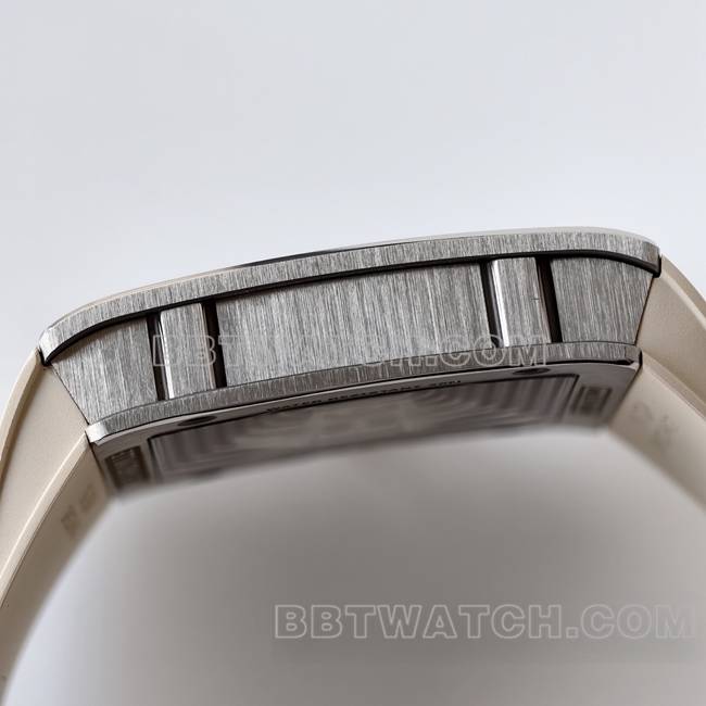 超级克隆手表RM016 UMI厂理查德米勒白色侧面实拍图